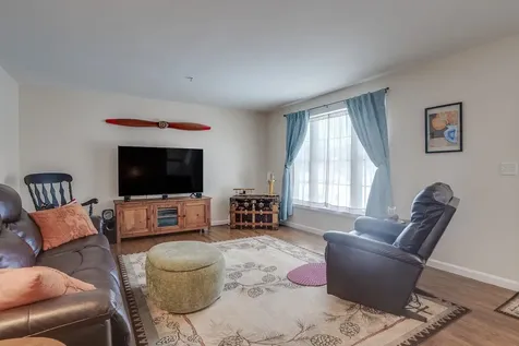 2 Trestle Way Dover NH 03820