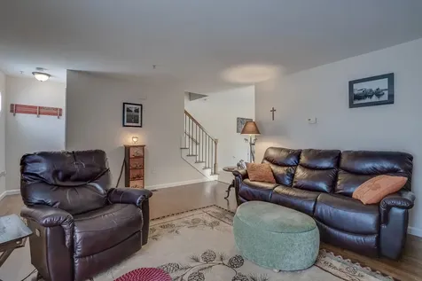 2 Trestle Way Dover NH 03820