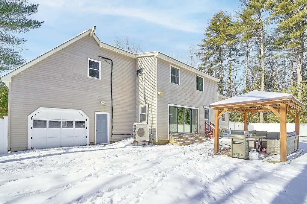 9 Davidson Avenue Merrimack NH 03054