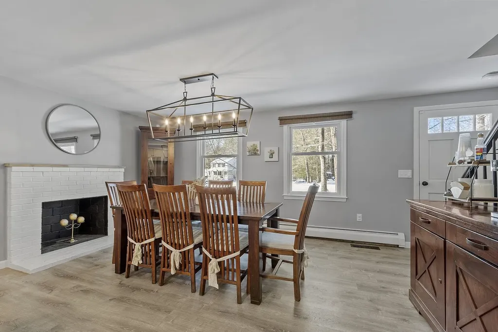 9 Davidson Avenue Merrimack NH 03054