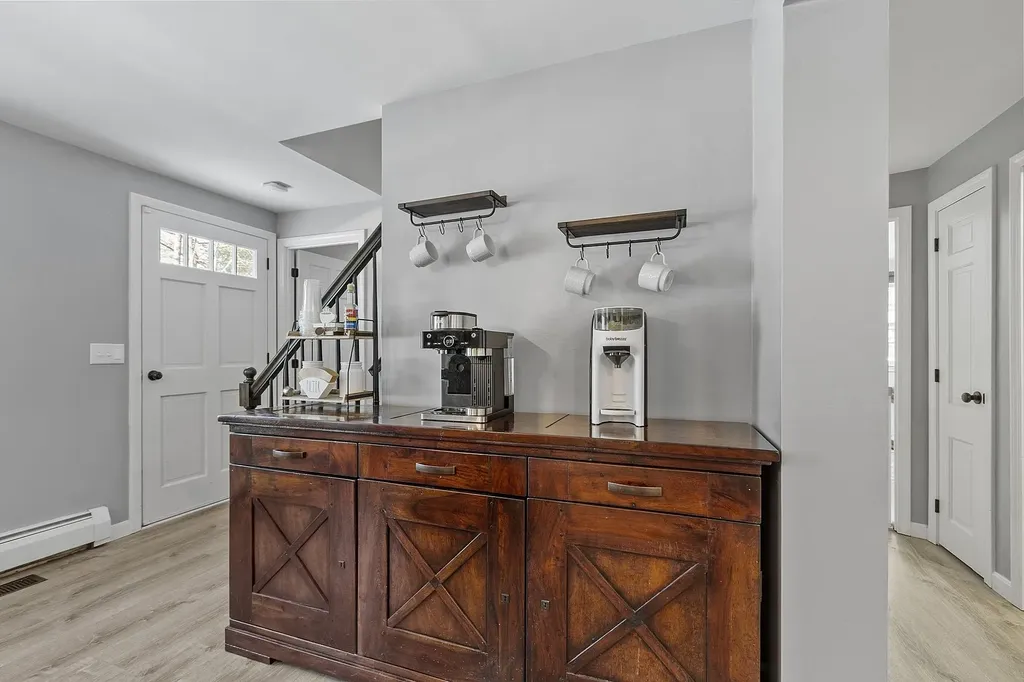 9 Davidson Avenue Merrimack NH 03054