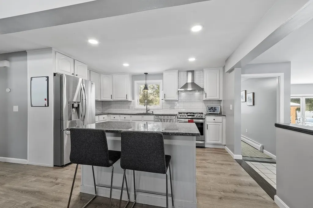9 Davidson Avenue Merrimack NH 03054