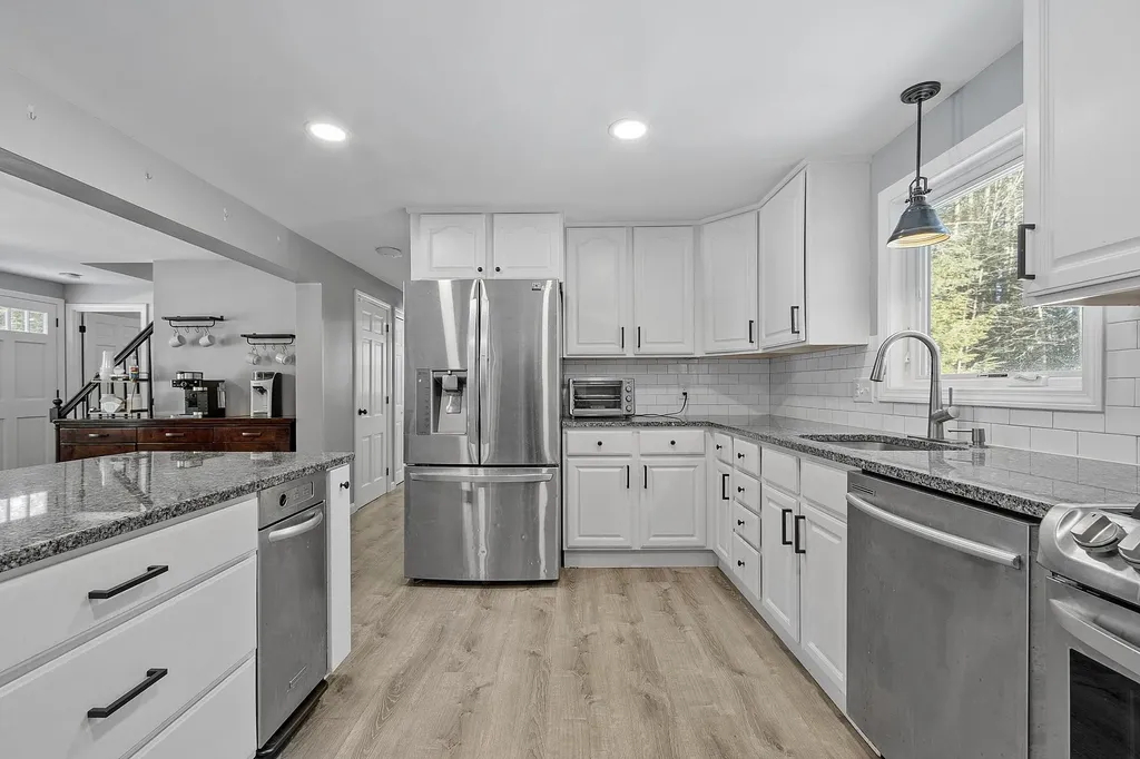 9 Davidson Avenue Merrimack NH 03054