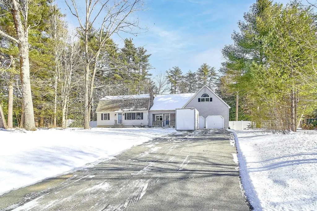9 Davidson Avenue Merrimack NH 03054