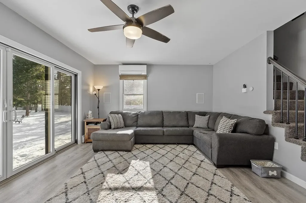 9 Davidson Avenue Merrimack NH 03054