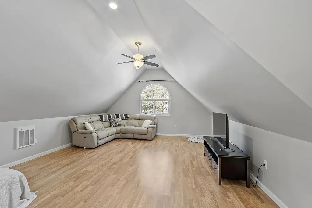 9 Davidson Avenue Merrimack NH 03054