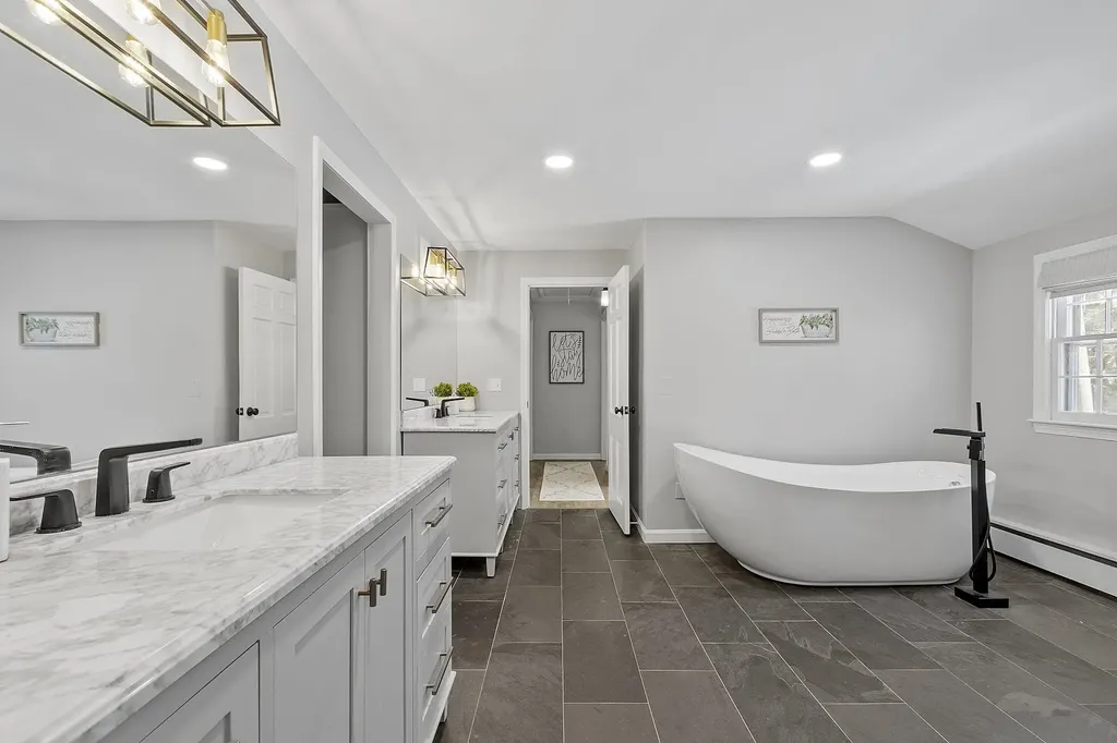 9 Davidson Avenue Merrimack NH 03054