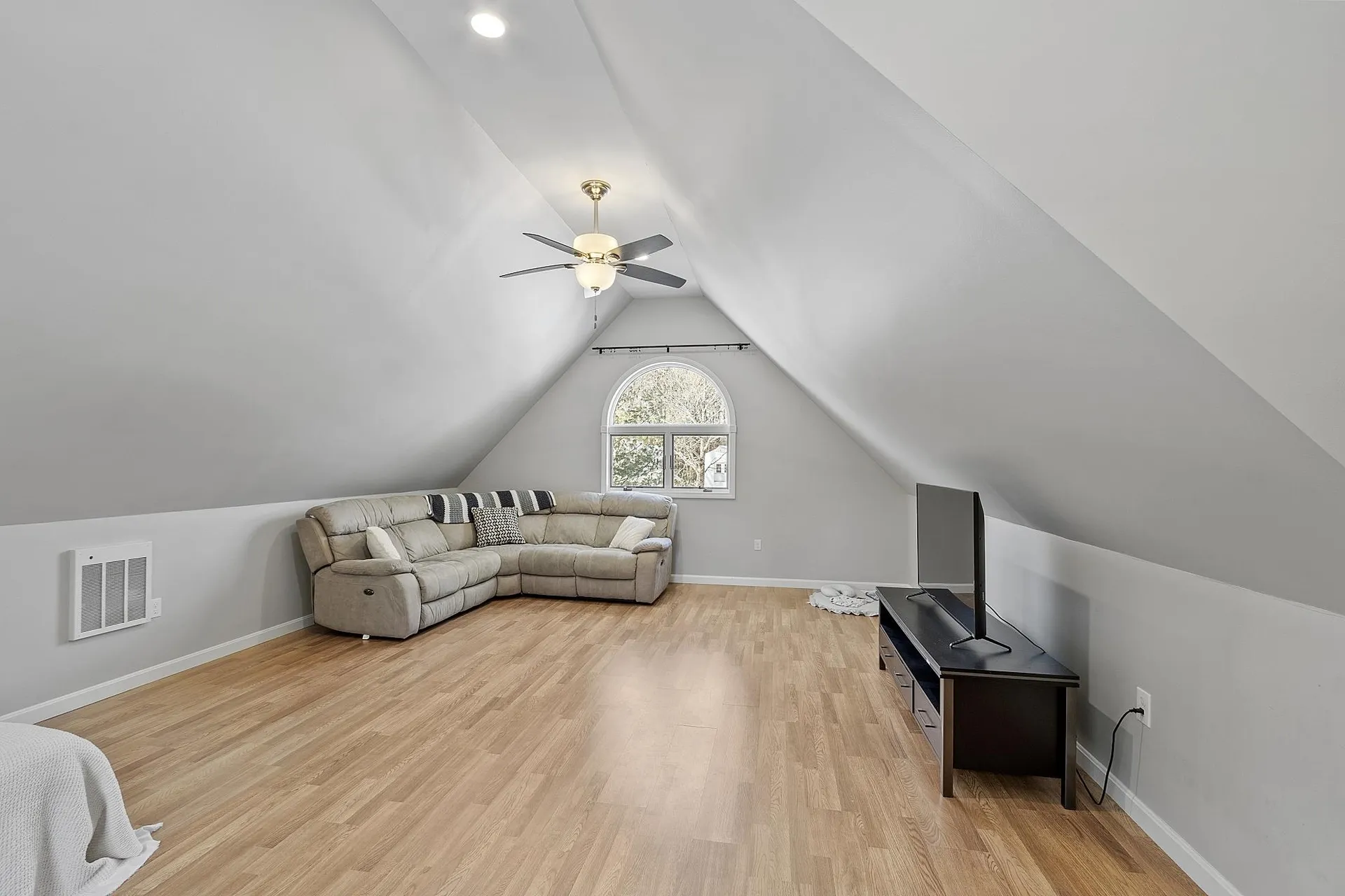 9 Davidson Avenue Merrimack NH 03054