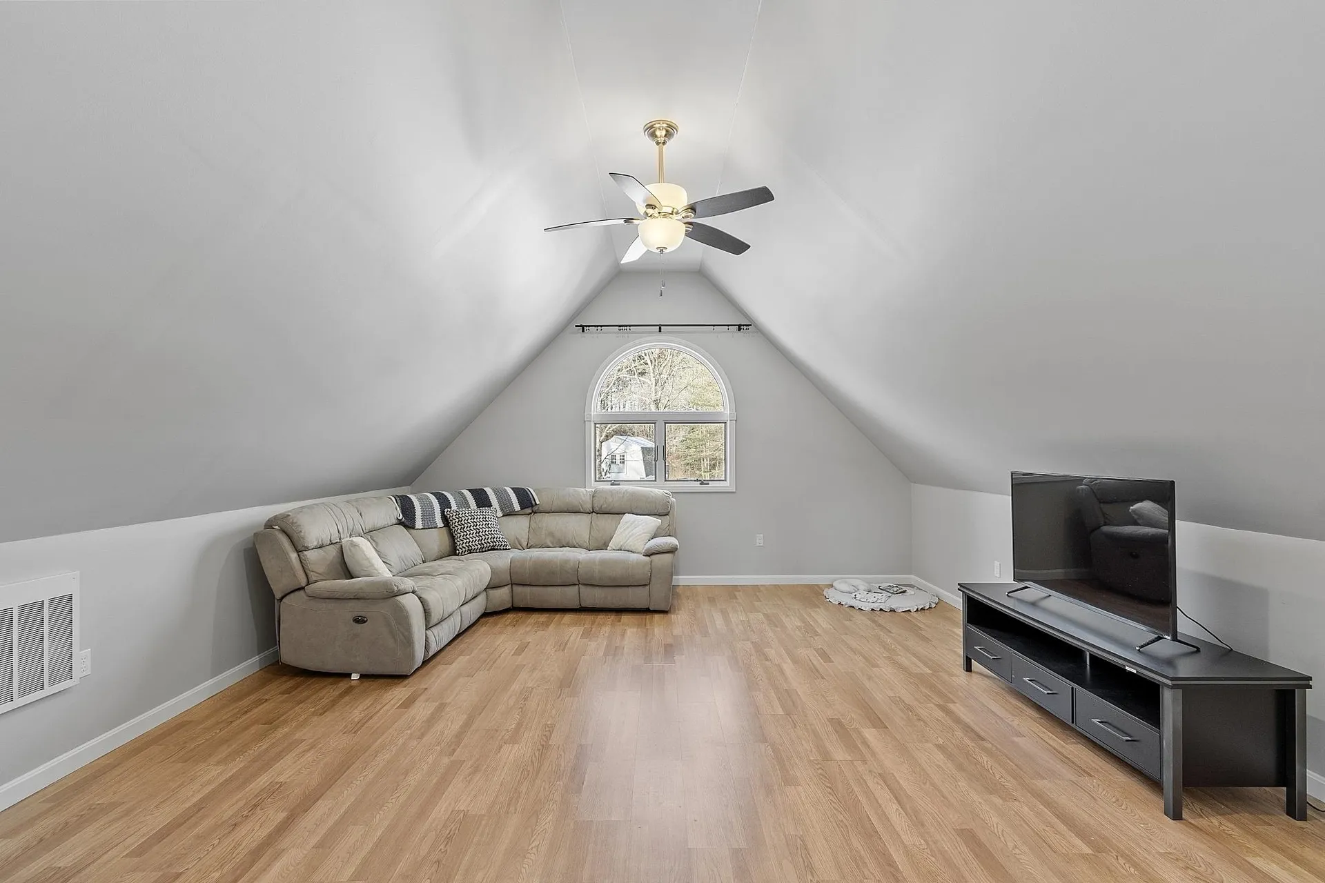9 Davidson Avenue Merrimack NH 03054