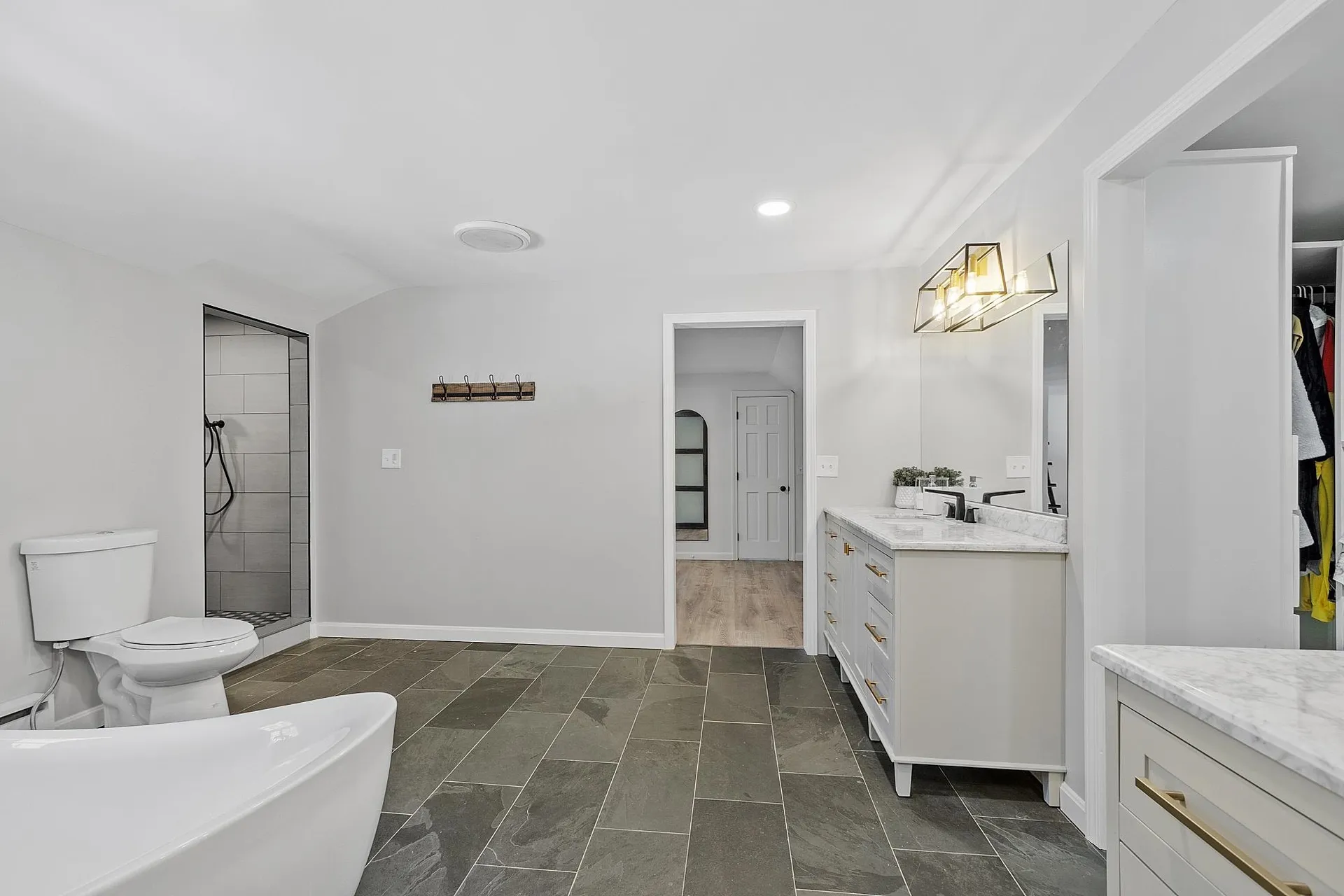 9 Davidson Avenue Merrimack NH 03054