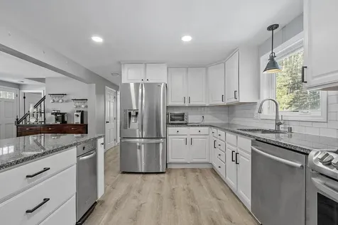 9 Davidson Avenue Merrimack NH 03054