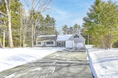 9 Davidson Avenue Merrimack NH 03054