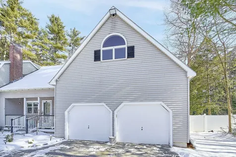 9 Davidson Avenue Merrimack NH 03054