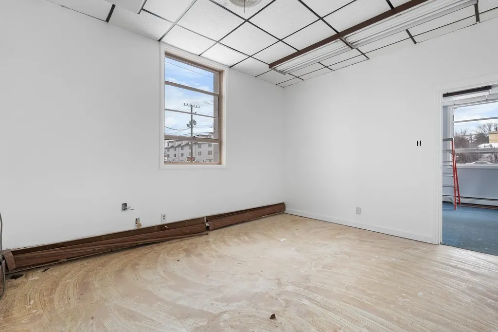 76 Maple Street Manchester NH 03103