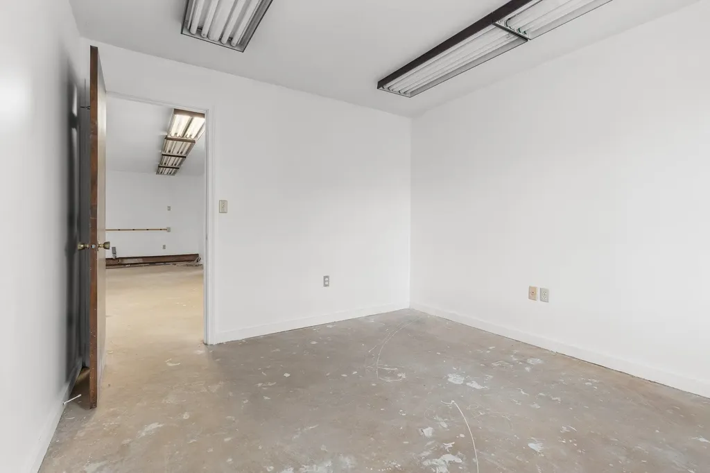 76 Maple Street Manchester NH 03103