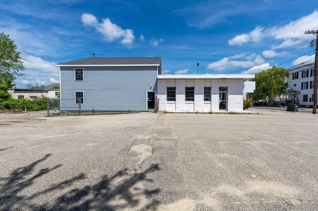 76 Maple Street Manchester NH 03103