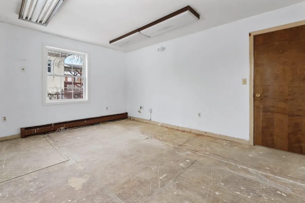 76 Maple Street Manchester NH 03103