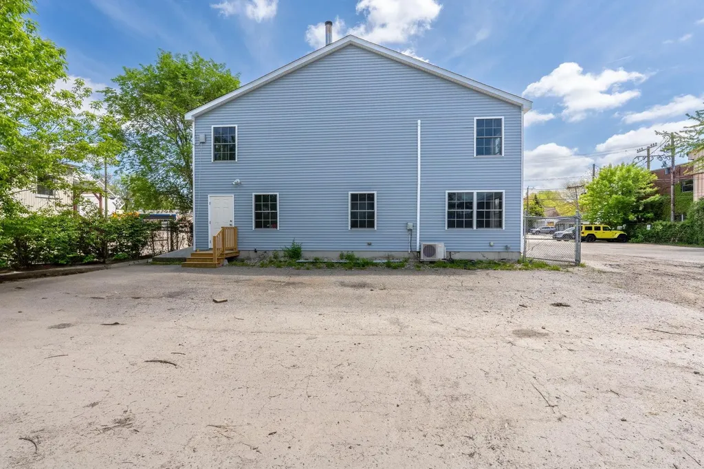 76 Maple Street Manchester NH 03103