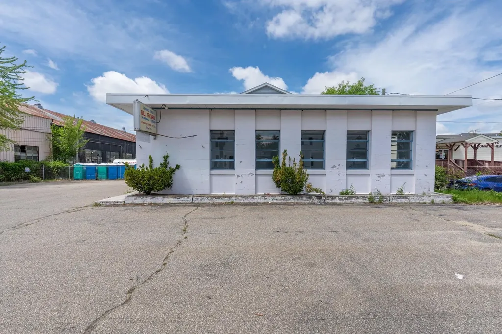 76 Maple Street Manchester NH 03103