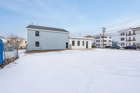 76 Maple Street Manchester NH 03103