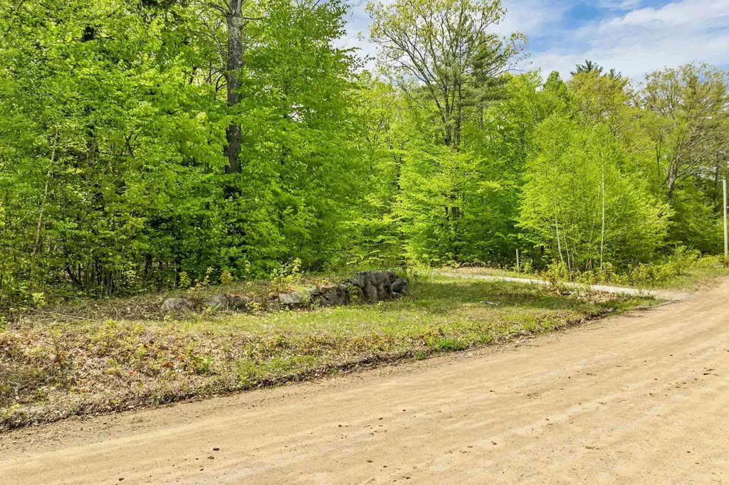 Mountain Road Sanbornton NH 03269