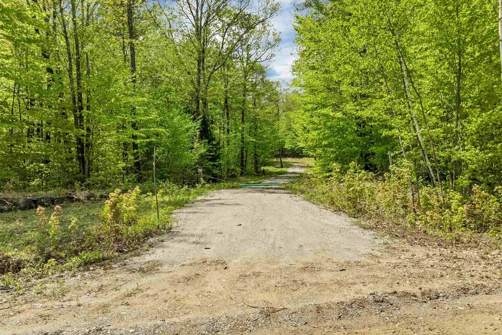 Mountain Road Sanbornton NH 03269