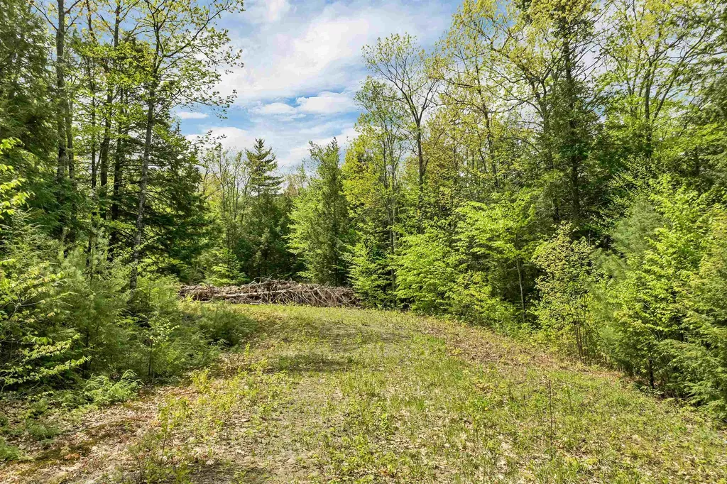Mountain Road Sanbornton NH 03269