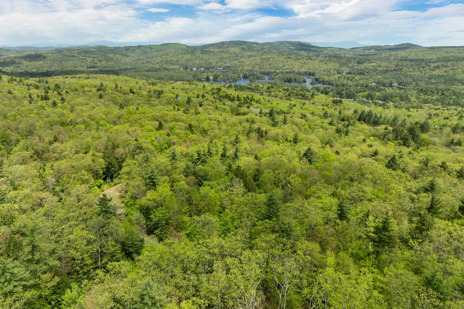 Mountain Road Sanbornton NH 03269