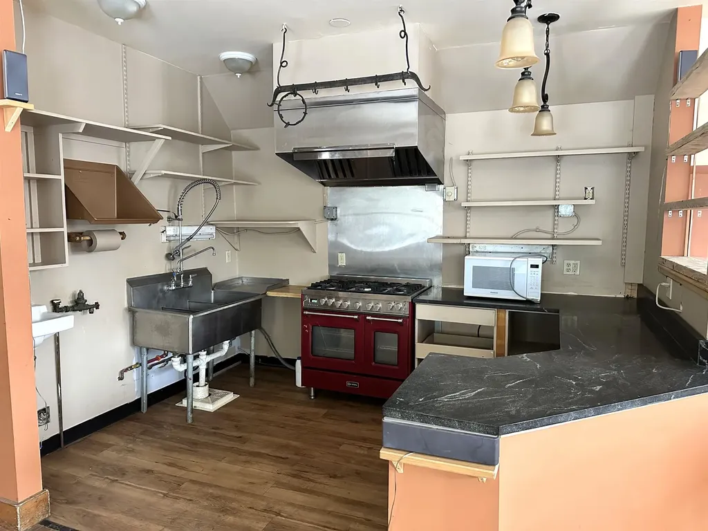 39 South Main Street Hardwick VT 05843