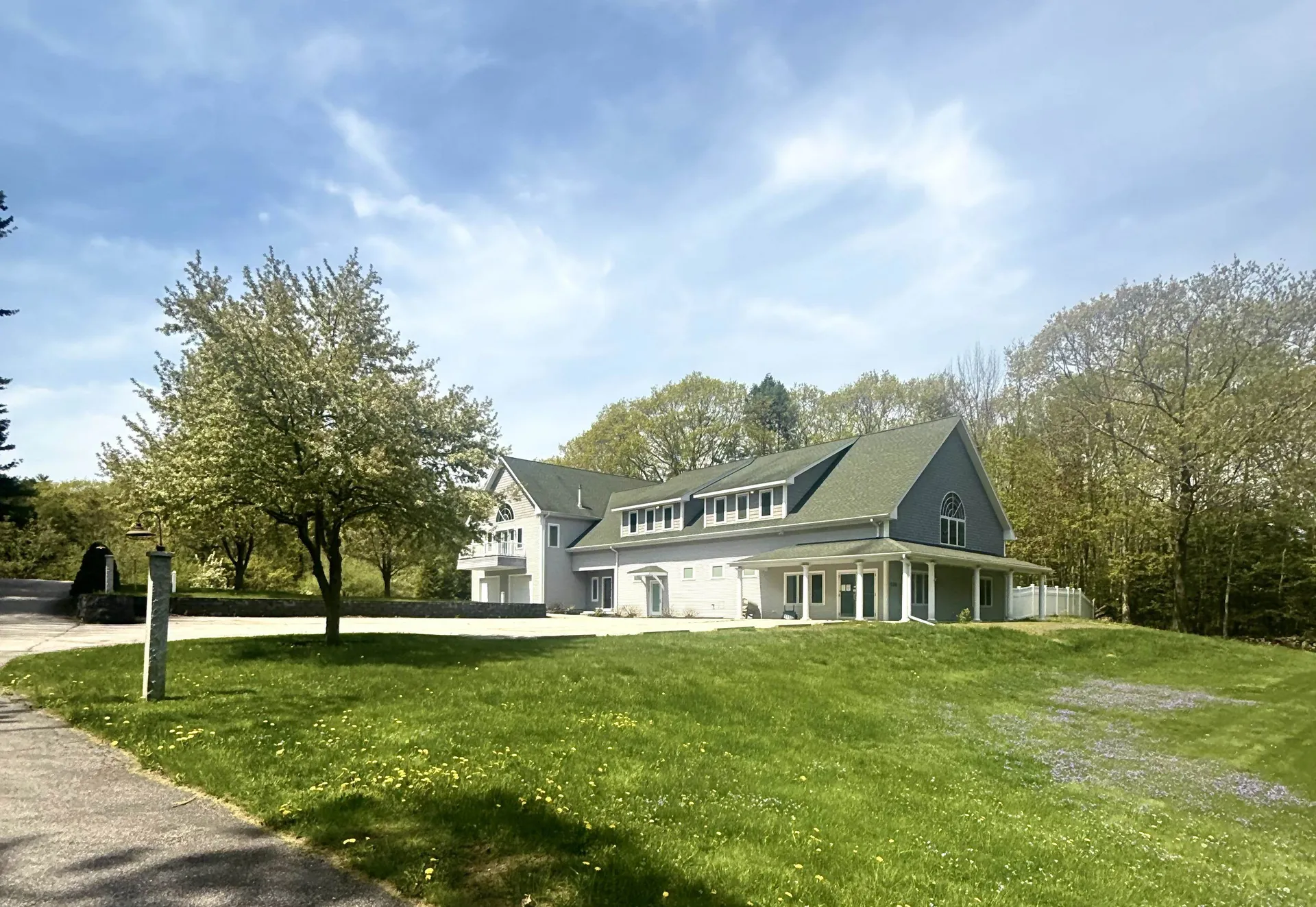 1376 Us Route 1 York ME 03902