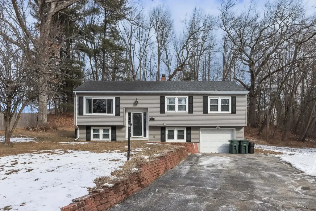 8 Glen Forest Drive Merrimack NH 03054