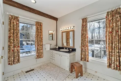 10 Bischoff Lane Hartland VT 05048