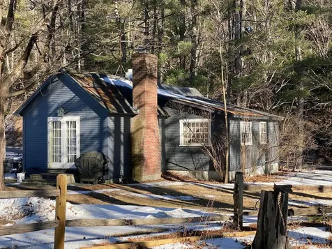 10 Bischoff Lane Hartland VT 05048