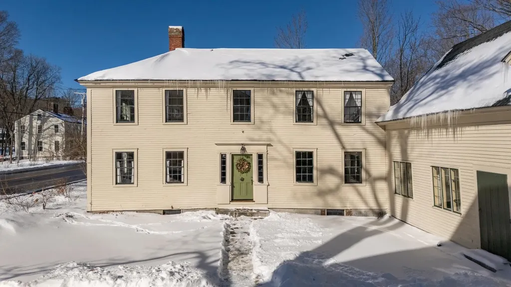 84 Main Street Francestown NH 03043