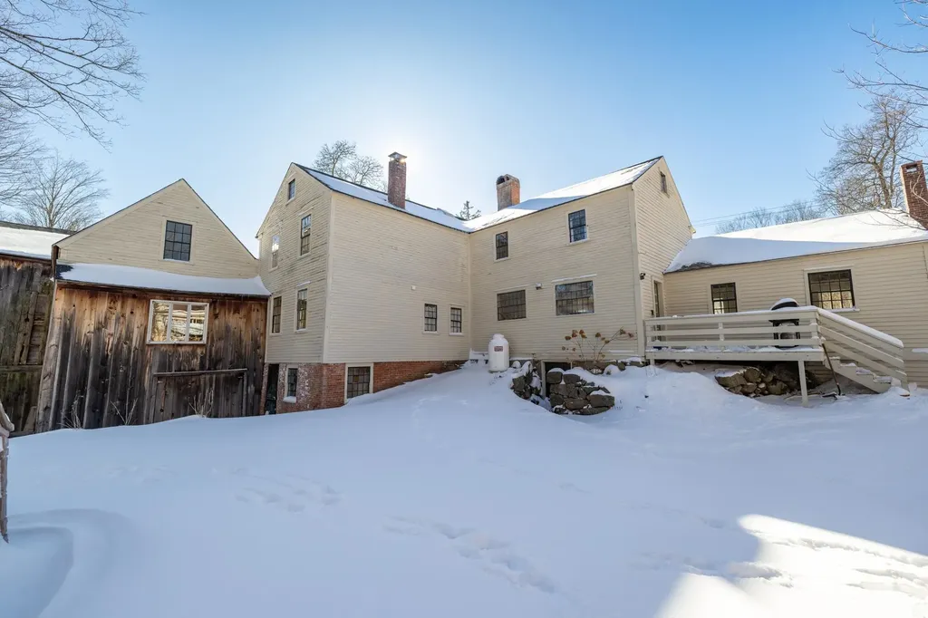 84 Main Street Francestown NH 03043