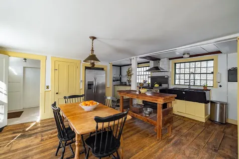 84 Main Street Francestown NH 03043