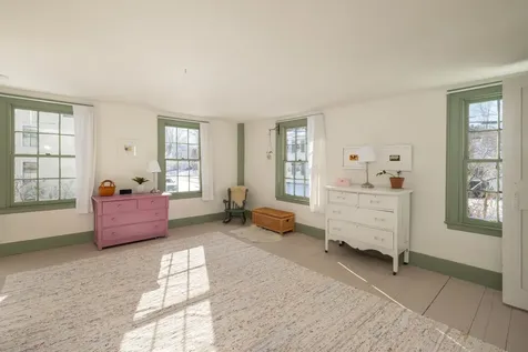 84 Main Street Francestown NH 03043