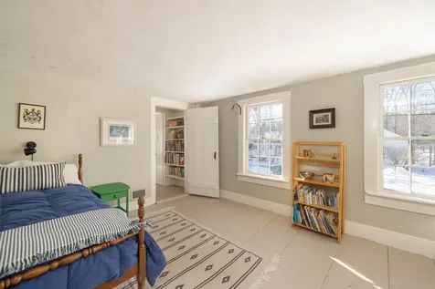 84 Main Street Francestown NH 03043