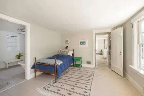 84 Main Street Francestown NH 03043