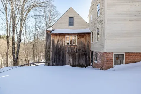 84 Main Street Francestown NH 03043