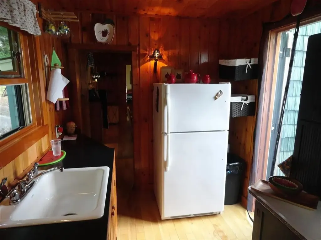 14 Crystal Springs Road Hebron NH 03241