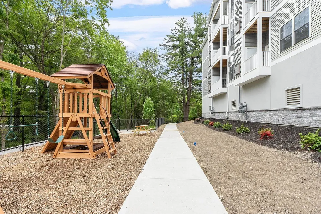 10100 S Willow Street Manchester NH 03103