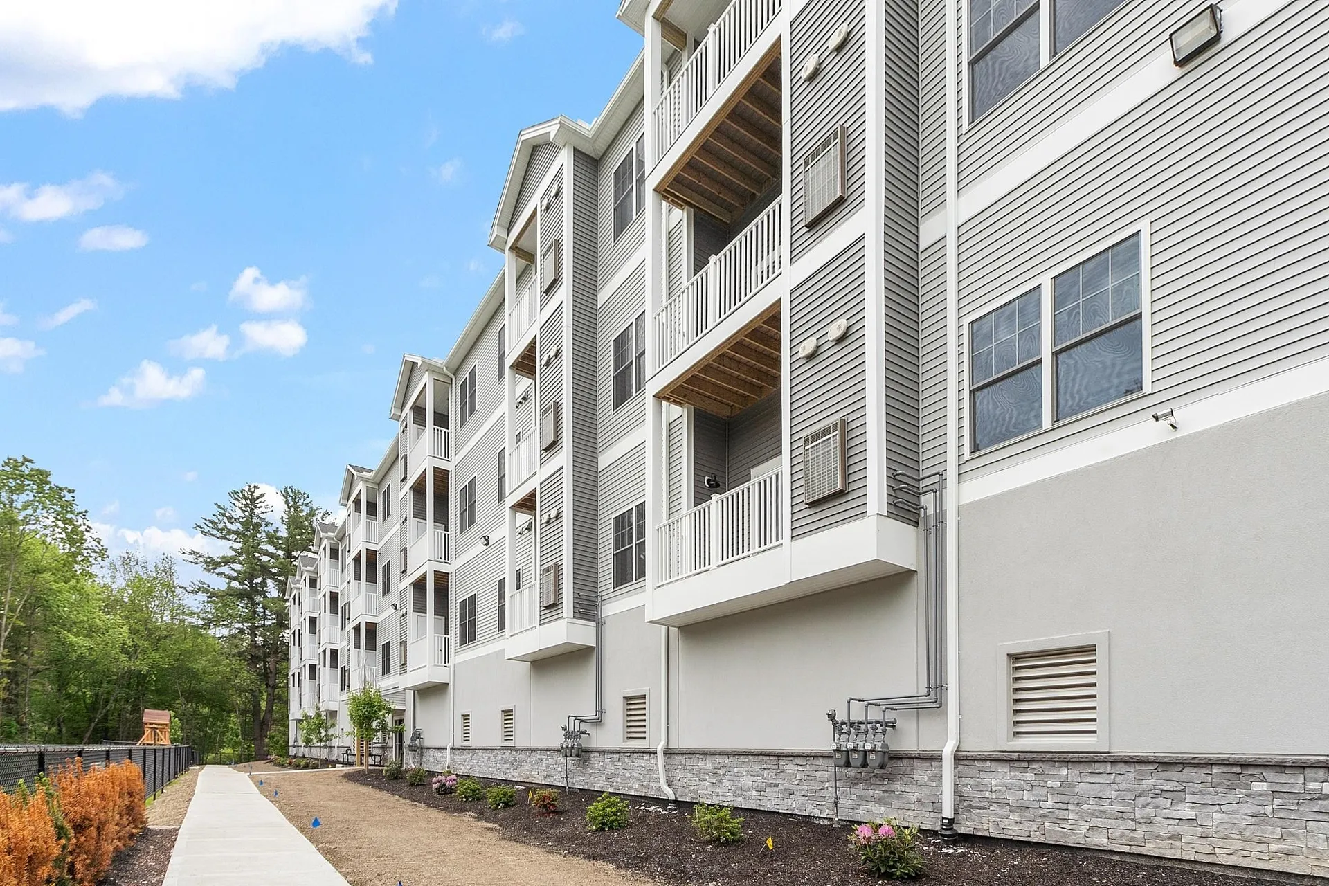 10100 S Willow Street Manchester NH 03103