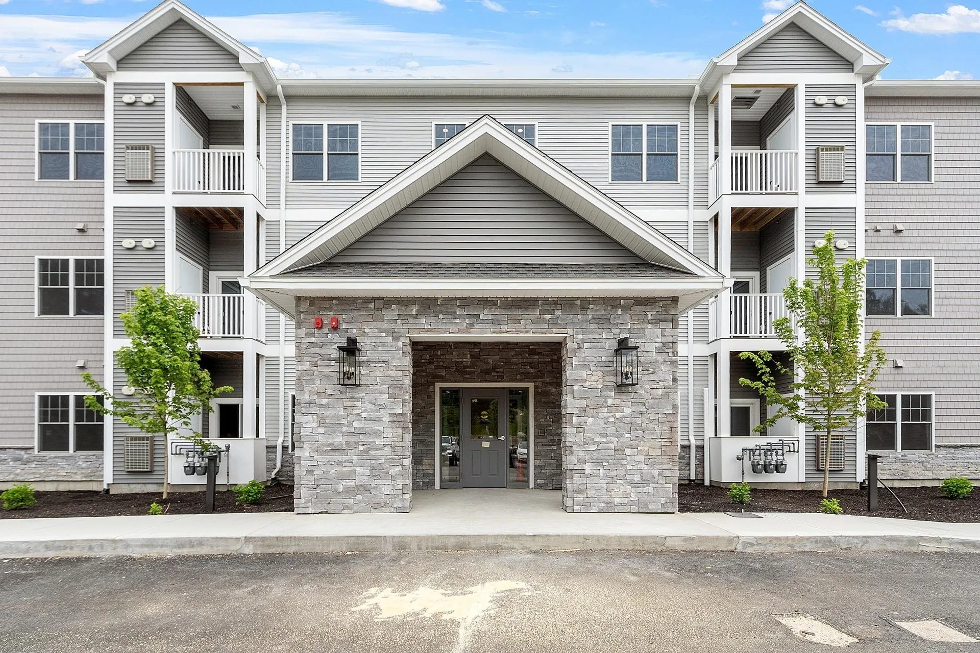 10100 S Willow Street Manchester NH 03103