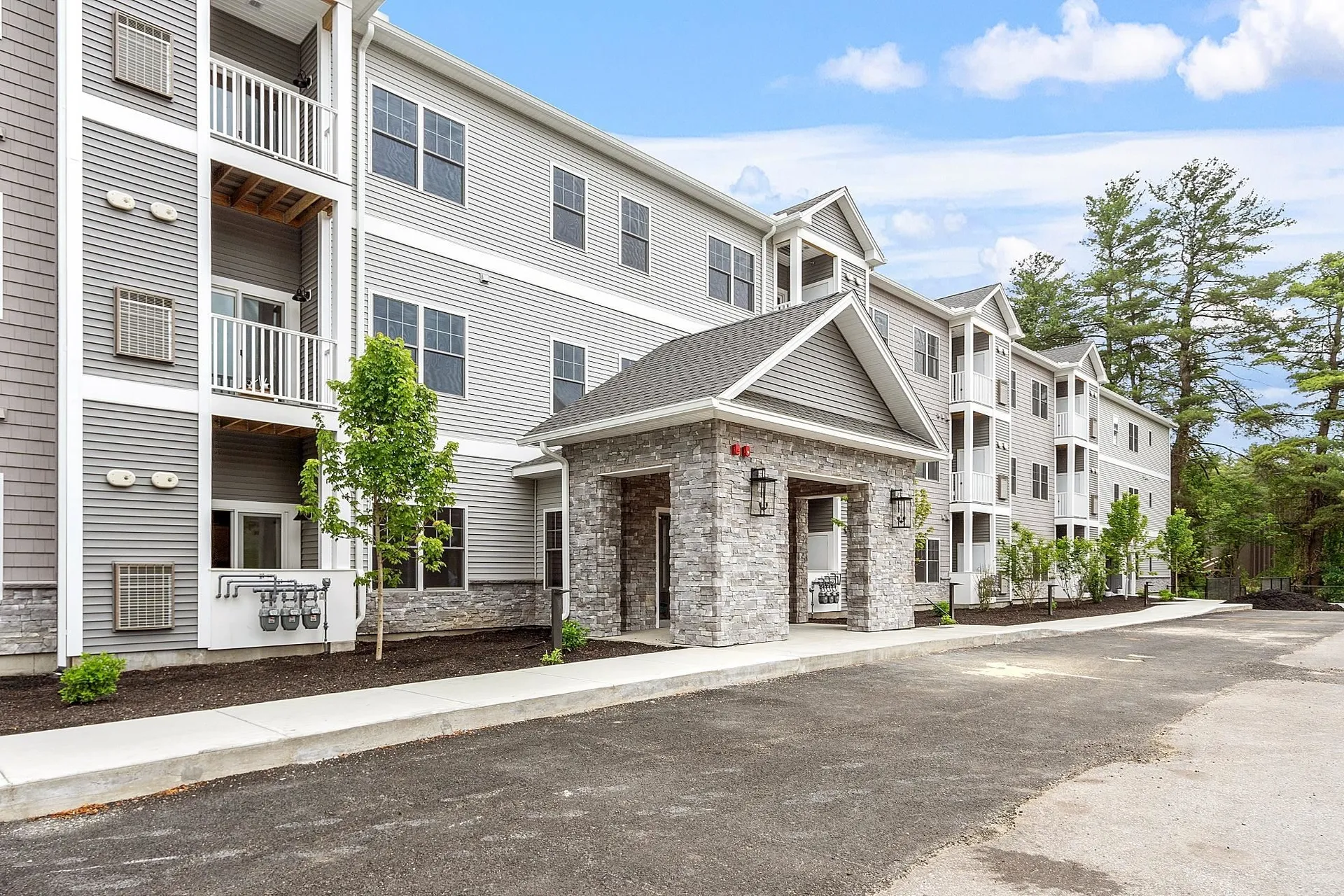 10100 S Willow Street Manchester NH 03103