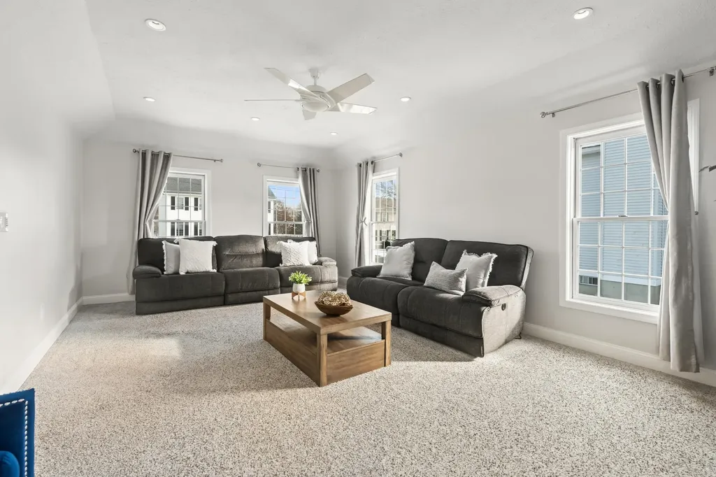 274 Aaron Drive Manchester NH 03109