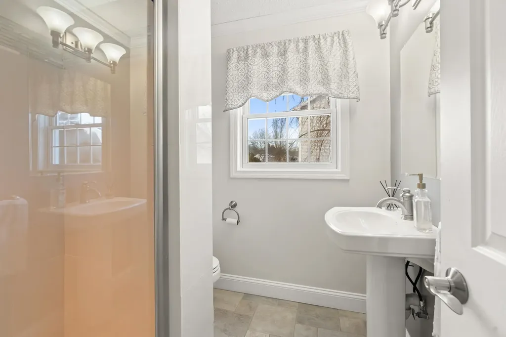 274 Aaron Drive Manchester NH 03109