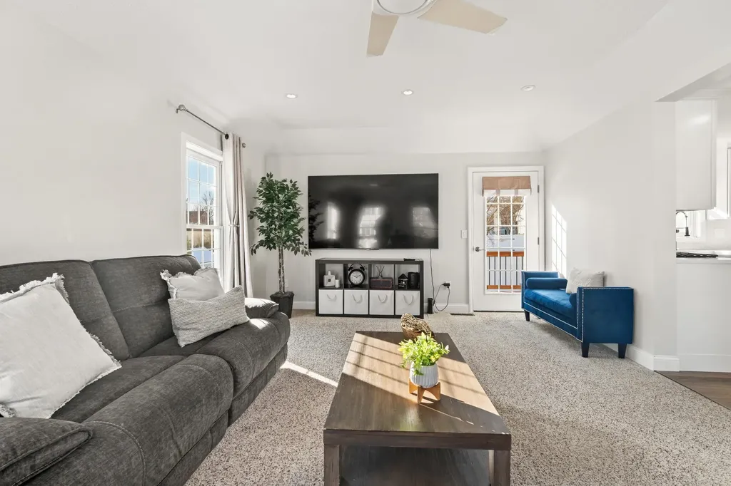 274 Aaron Drive Manchester NH 03109