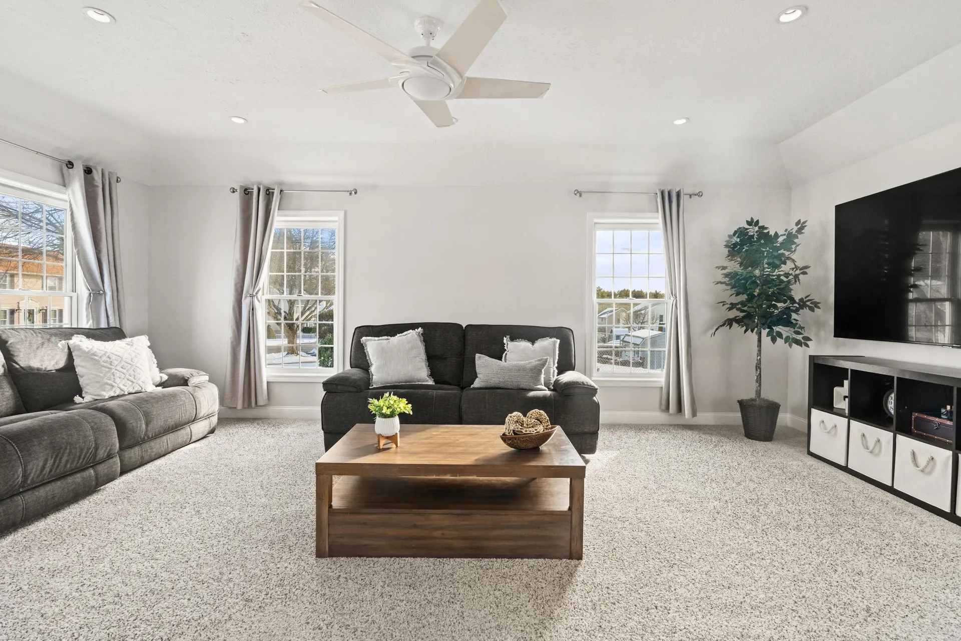 274 Aaron Drive Manchester NH 03109