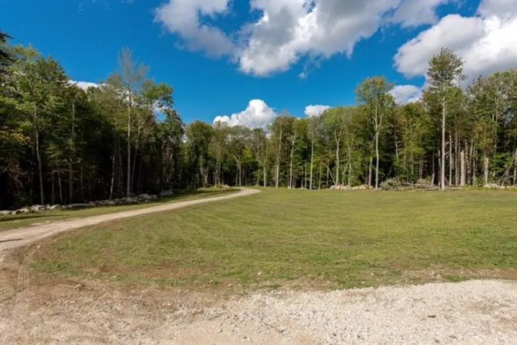 362 Cross Road Rumney NH 03266